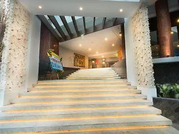 Brits Hotel Legian Seminyak 4*,