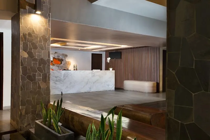 Brits Hotel Legian Seminyak 4*,
