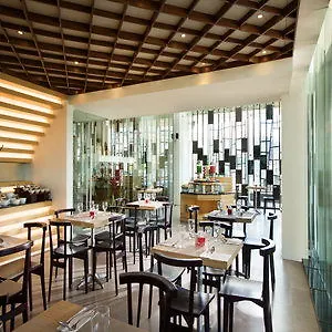 Brits Hotel Legian Seminyak 4*,  Indonesia